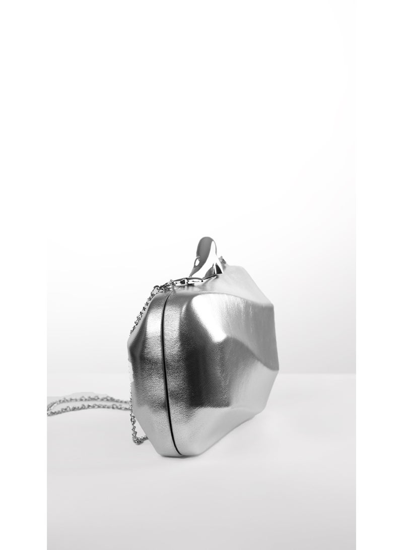 كيفيلي حقيبة سهرة بتدفق قمري فضي - Image 3